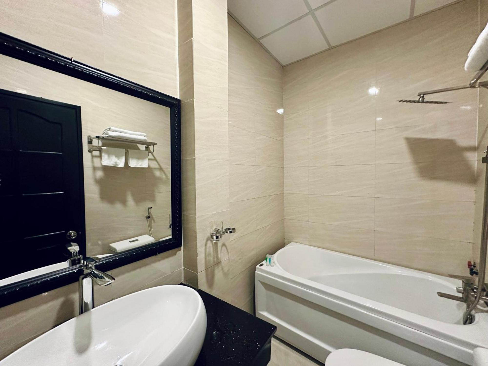 Lion Hotel Кантхо Экстерьер фото